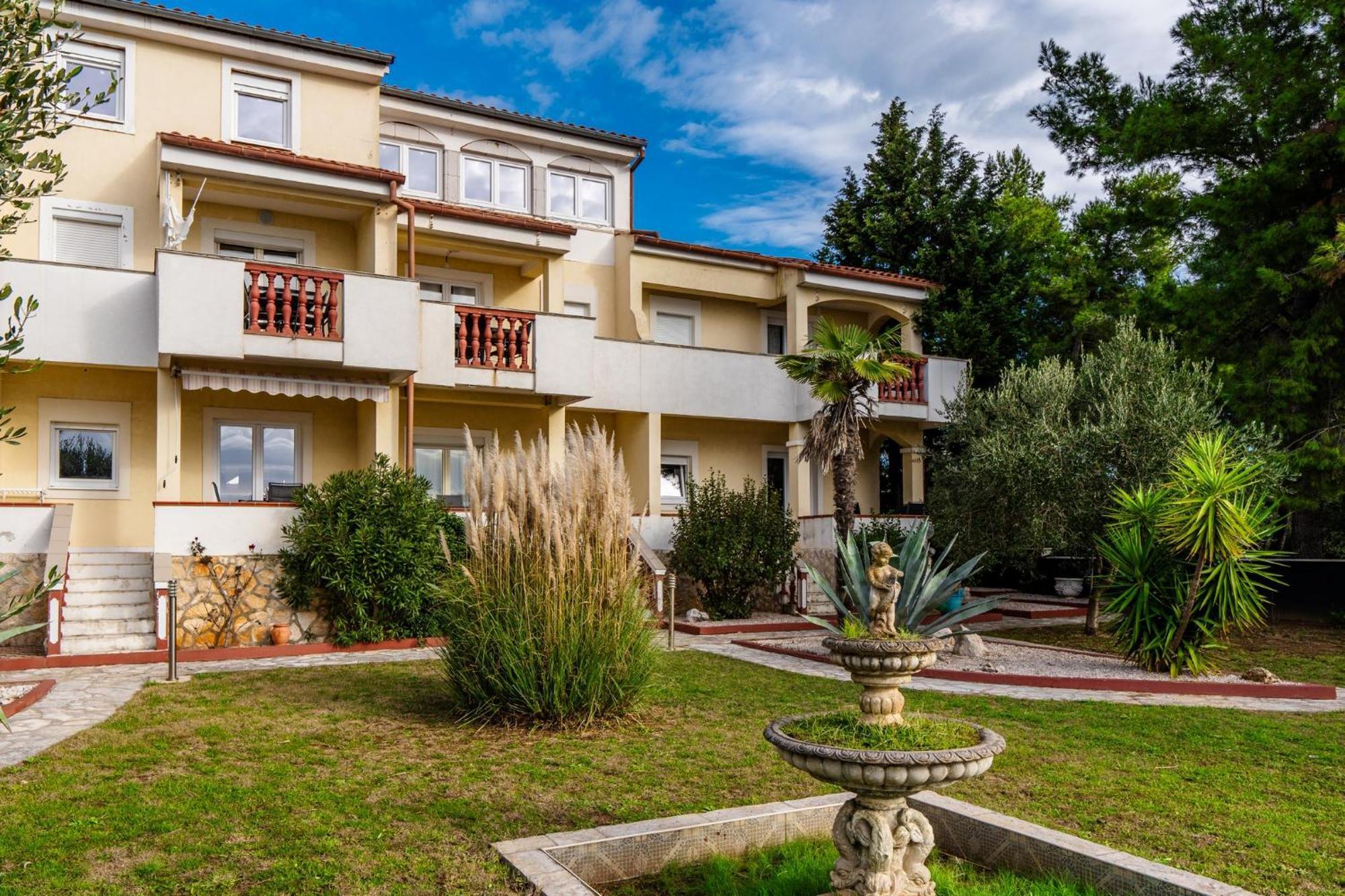 Apartments Strand Vir Bagian luar foto